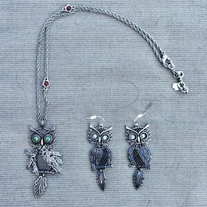 Lucky brand owl set.  Barely used. Eyes, tail and wings move. Such a fun set!
